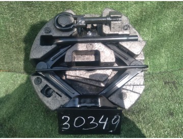 Домкрат Ford/ Focus Ill/ CB8/ к.т.№000000