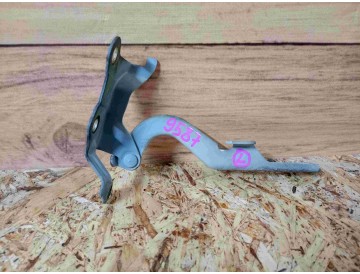 Петля капота лев. Toy/ Corolla Spacio/ AE111N,AE115N,NZE121:ZZE122,ZZE124/ к.т.№53420-13010