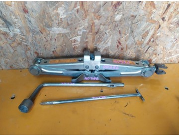 Домкрат Infiniti/ FX35,FX45/ S50/ к.т.№99550-CG86C