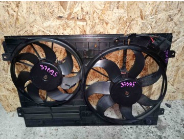 Диффузор радиатора VolksWagen/ Golf,Jetta,Passat,Passat CC,Tiguan/ 5K1,365,358,362,B6,B7,5NCAW/ 1,4 +2 литра/ после 03.2008г./ Audi/ A3/ Skoda/ Octavia,Superb,Yeti/ к.т.№1K0121207BB