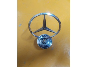 Эмблема на капот Mercedes Benz/ C-Class,E-Class,CLK-Class/ W202,W203,W210,W211,W208/ к.т.№A202880018 Эмблема на капот Mercedes Benz/ C-Class,E-Class,CLK-Class/ W202,W203,W210,W211,W208/ к.т.№A202880018