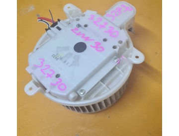 Моторчик печки Toy/ Prius/ ZVW30/ С правого руля/ к.т.№87103-47030 / 87103-47031