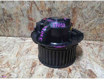 Моторчик печки VolksWagen/ Passat,Passat CC,Jetta,Gol/ 362,365,5K1,358,B6/ Audi/ Q3,A3/ 8UB/ Skoda/ Octavia,Superb,Yeti/ Под правый руль/ с 03.2008г./ к.т.№1K1819015C BKB /1K2820015H