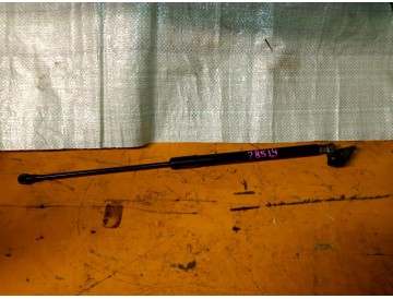 Амортизатор 5-й двери Toy/ Prius/ ZVW30/ к.т.№68960-0W330 иили 68950-0W520