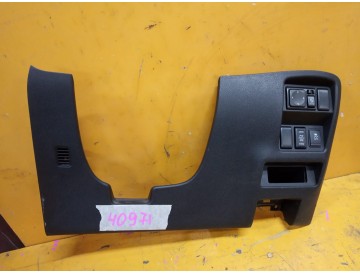 Накладка под рулевую колонку Nis/ Juke/ F15/ Правый руль/ к.т.№68962-1KK0A