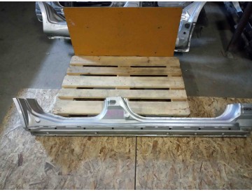 Порог прав. MMC.Airtrek,Outlender/ CU2W,CU4W/ к.т.№MN133008